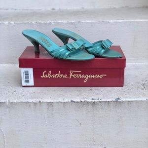 Ferragamo blue heels
